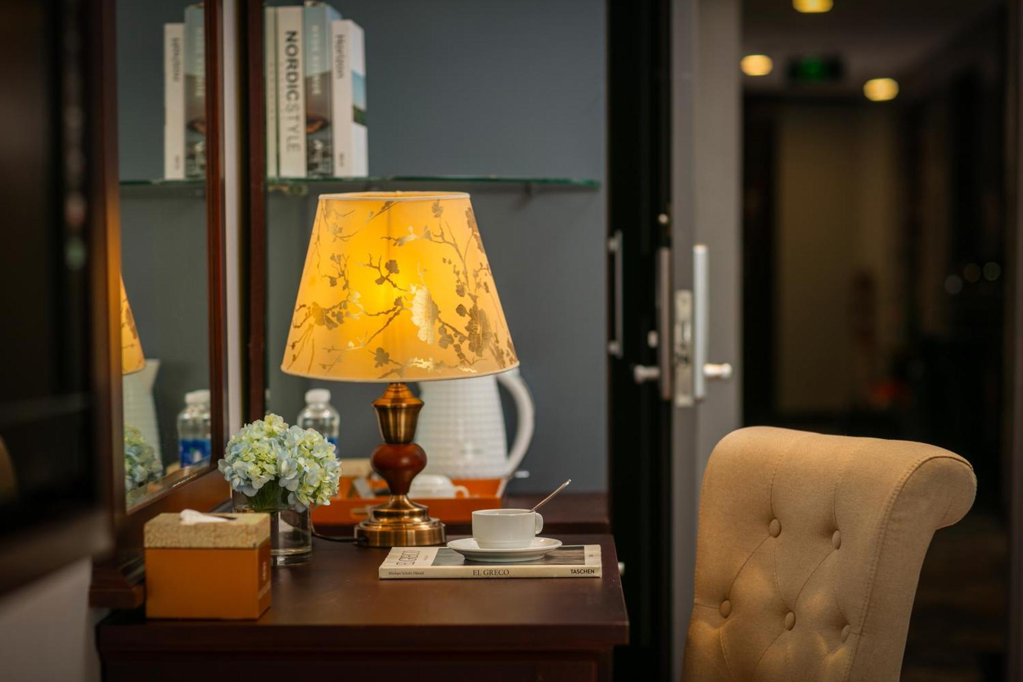 May De Ville Corner Hotel Hanoi Exterior foto